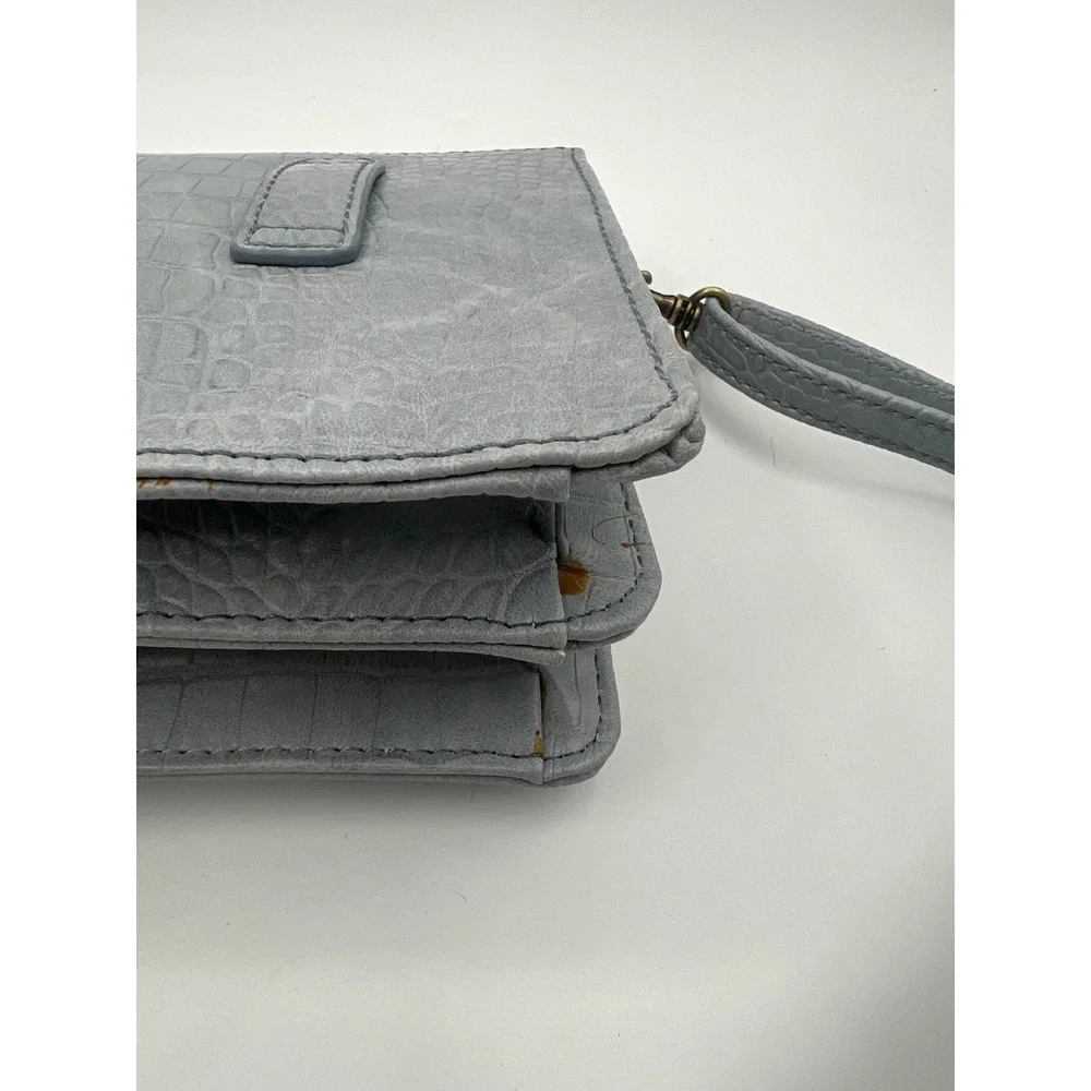 Relic by Fossil Gray Croc Embossed Crossbody Bag Purse Multi Pocket Adjustable